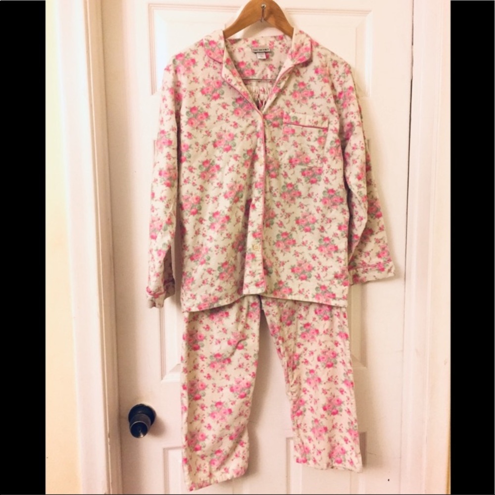 Anna New York floral pj set